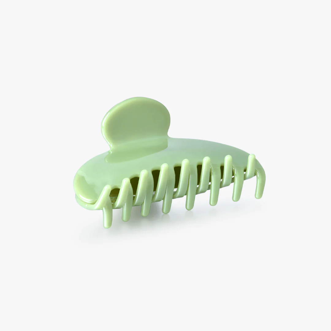 Amelia Claw Clip in Matcha - Image 3