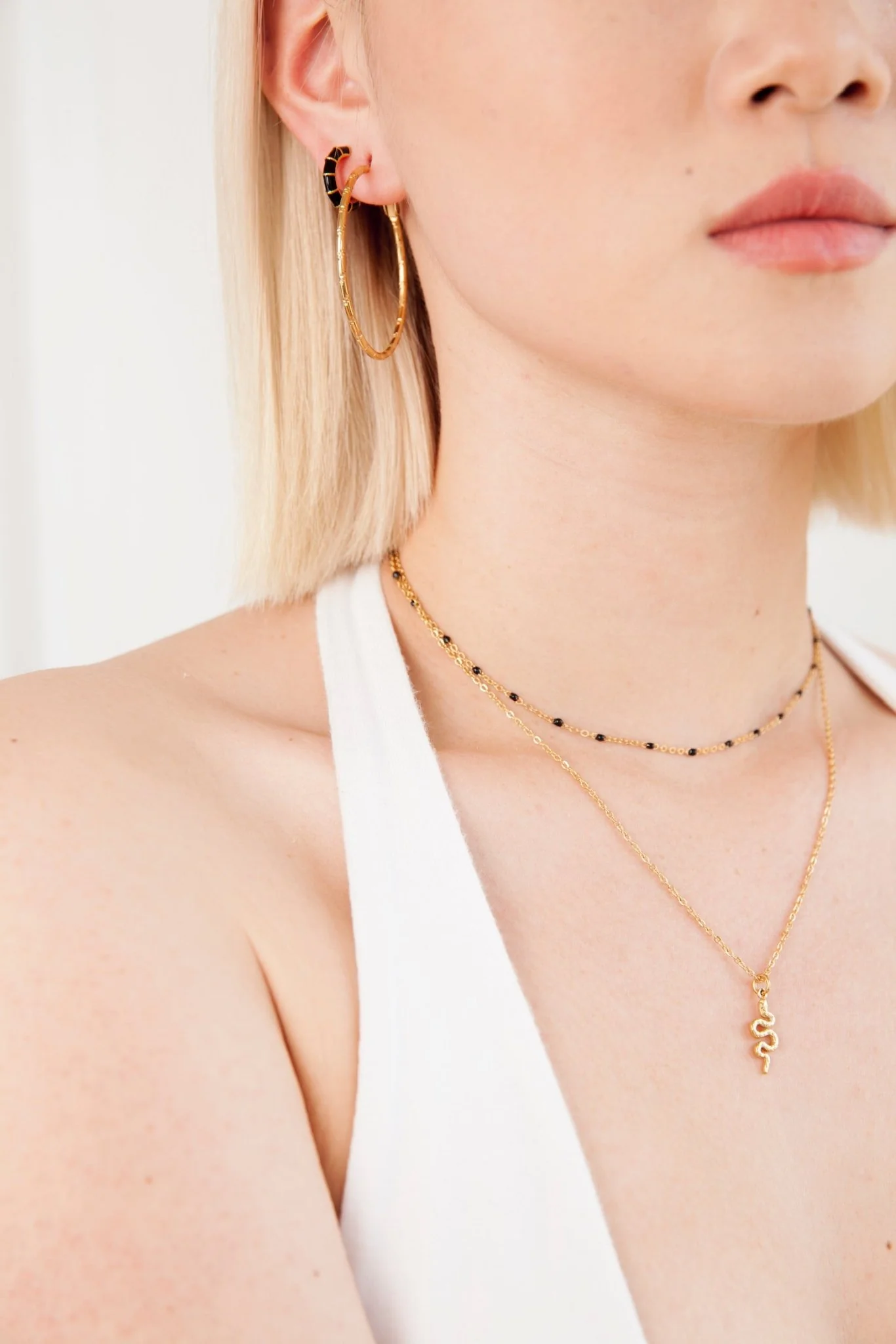 Black Enamel Beaded Necklace in Gold - Image 3
