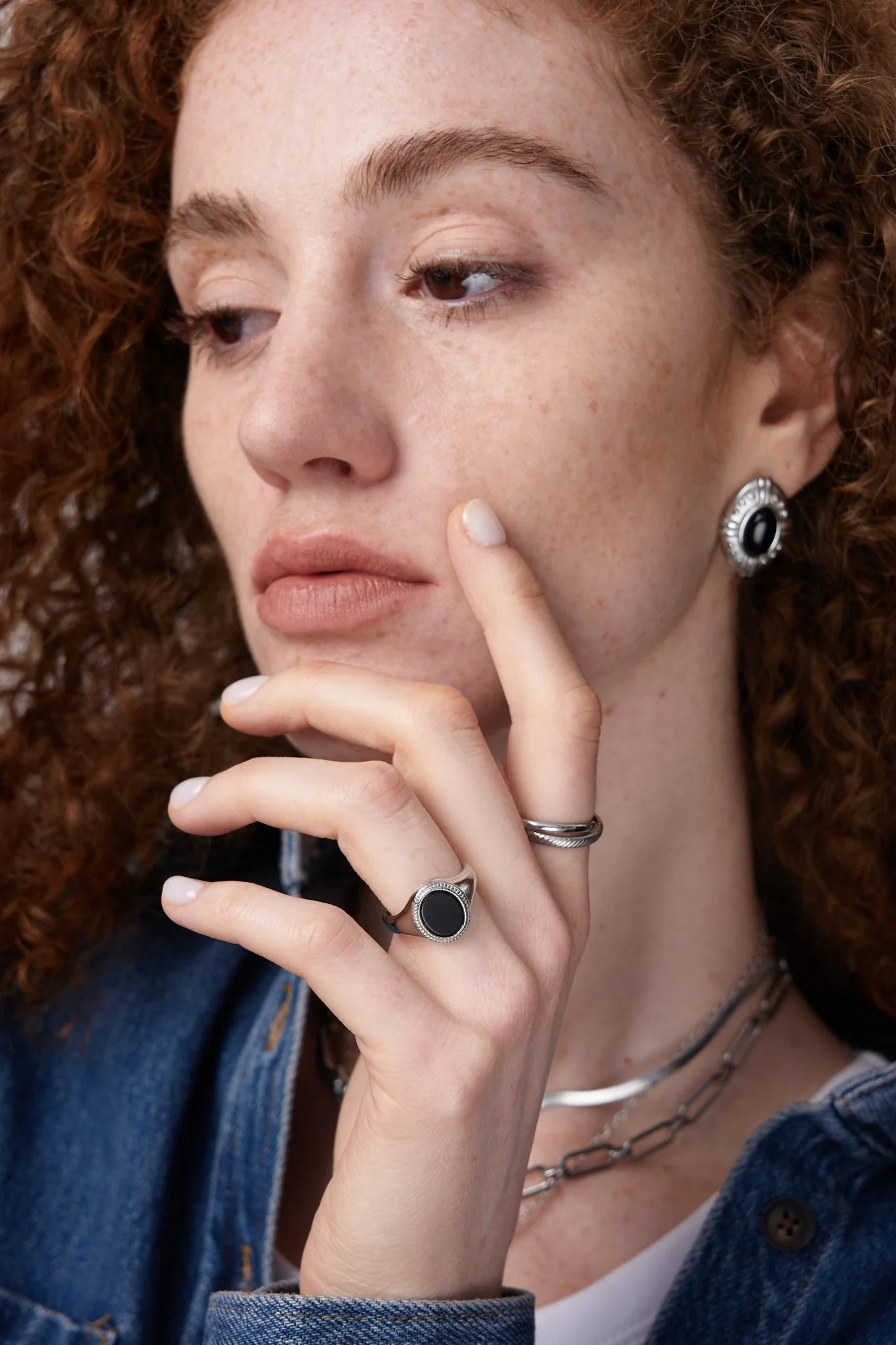 Black Agate Oval Signet Ring - Image 5