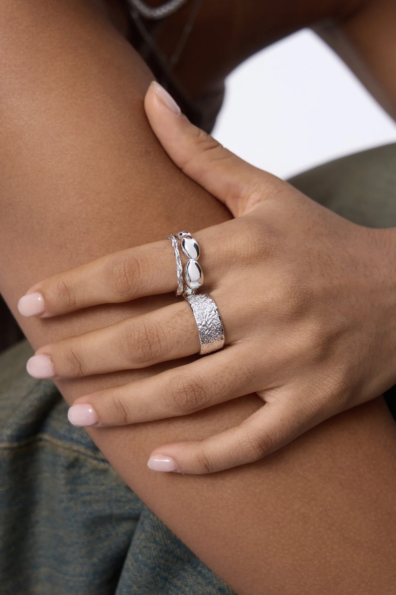 Thin Twisted Textured Ring - Image 4