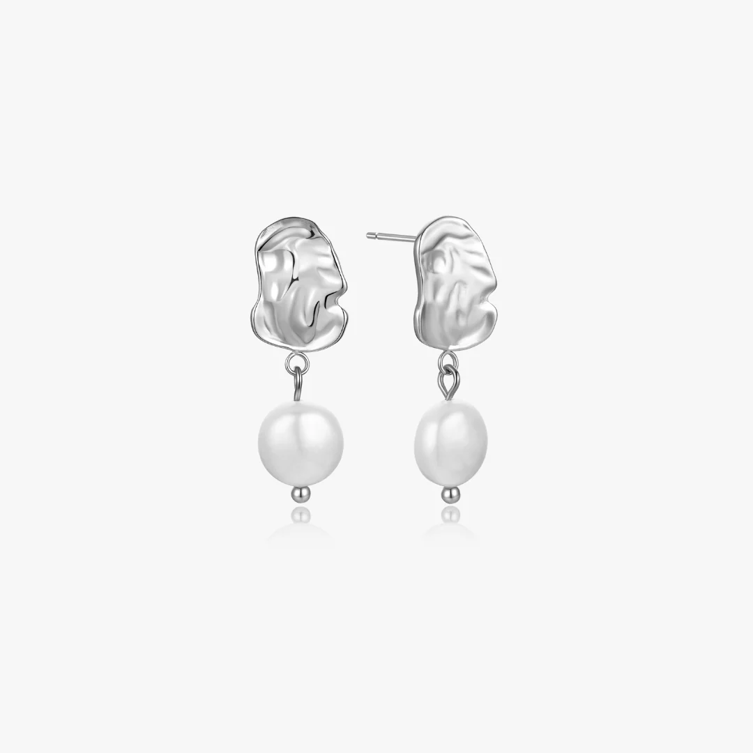 Juliet Pearl Earrings - Image 5