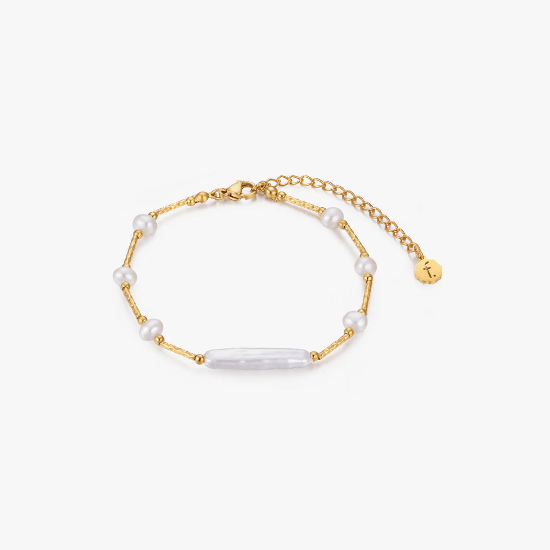 Luma Pearl Bar Bracelet