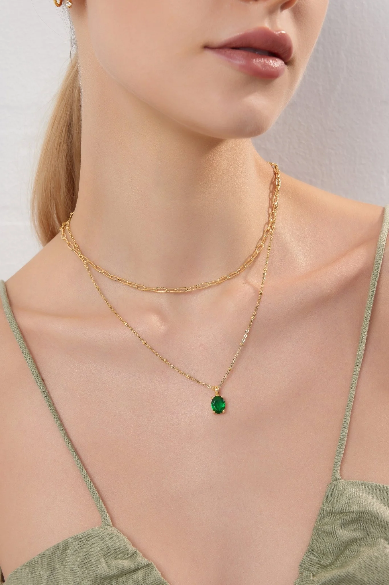 Oval Gem Necklace in Green - Image 5