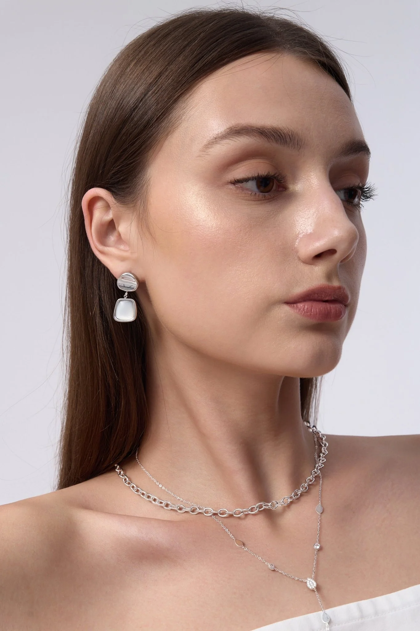 Ramona Mother Of Pearl Earrings - Image 3
