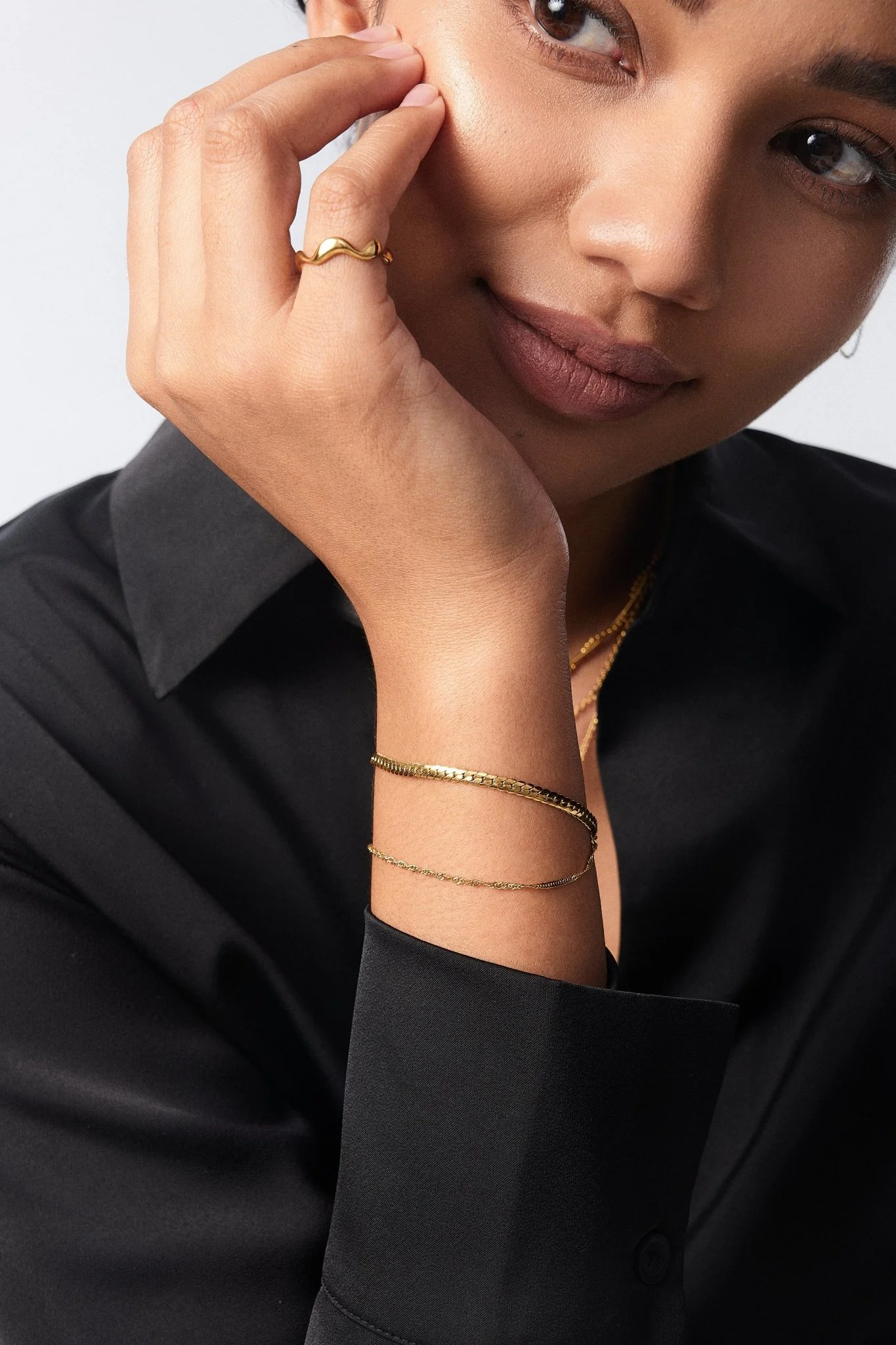 Alexis Chain Bracelet in Gold - Image 4