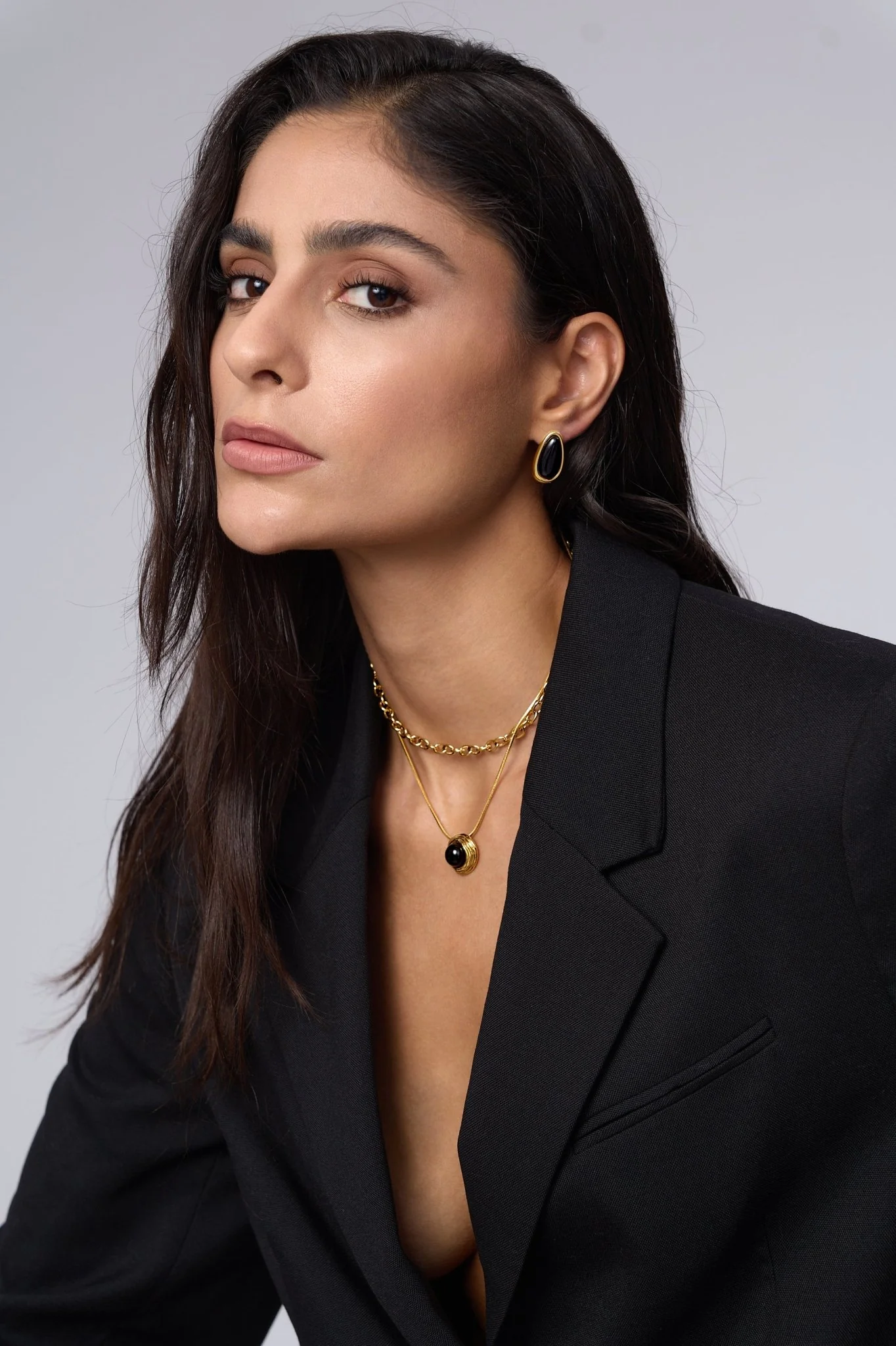 Thea Black Gem Necklace - Image 6