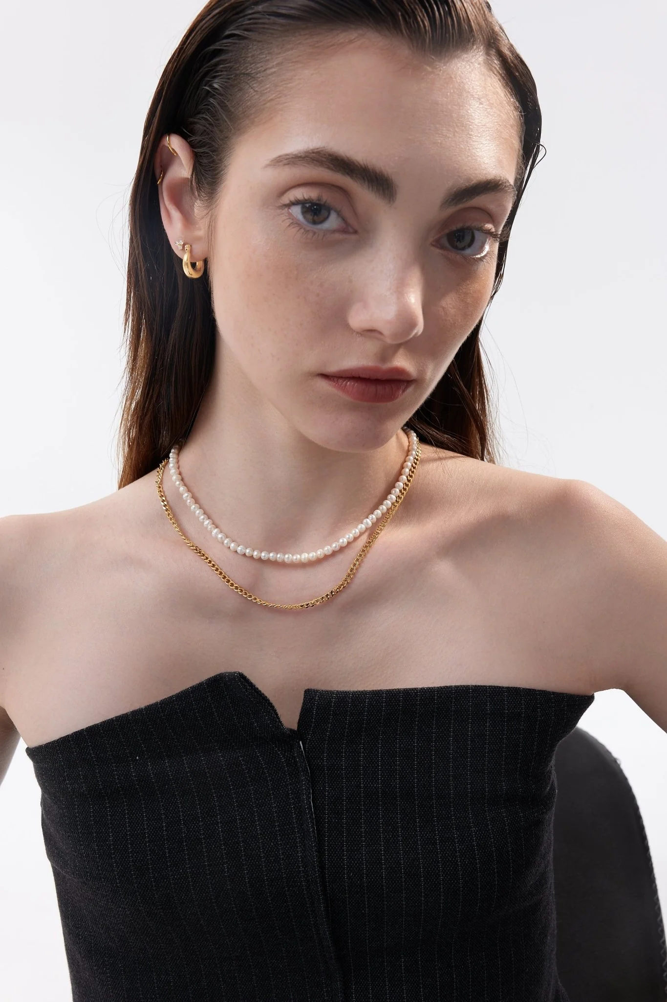 Thin Sasha Necklace in Gold - Image 4